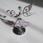 スワロ天使（右）